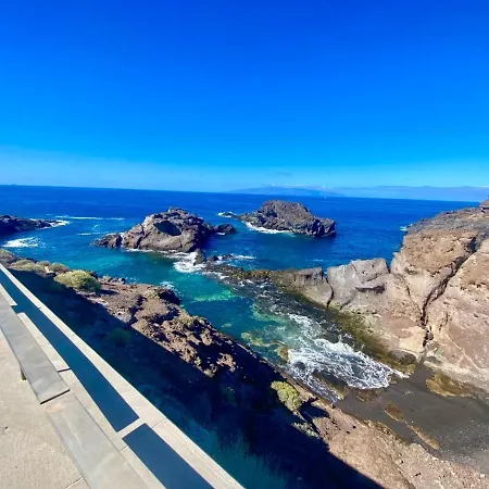 Апартаменти Sol With Amazing Seaview